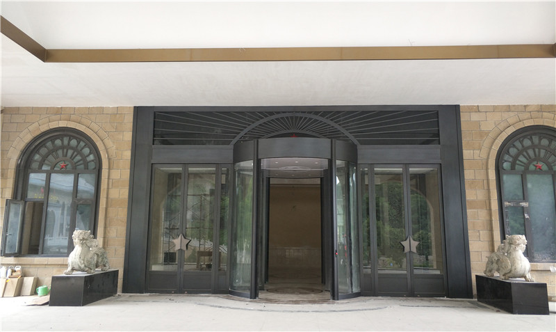 延安红星园酒店旋转门，铜窗、铜装饰